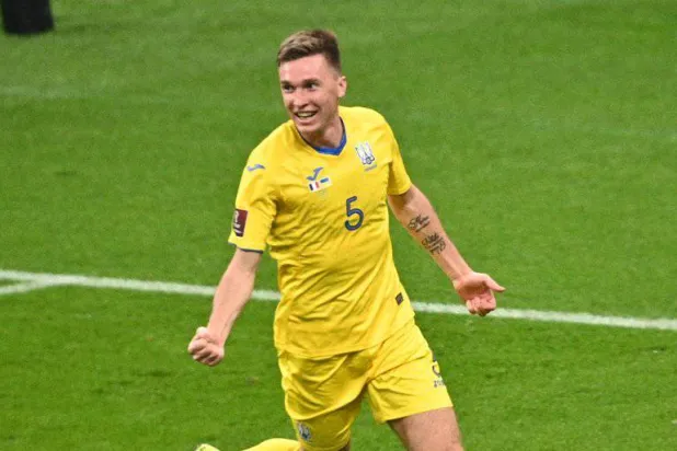 سيدورتشوك لاعب منتخب أوكرانيا (الشرق الأوسط)