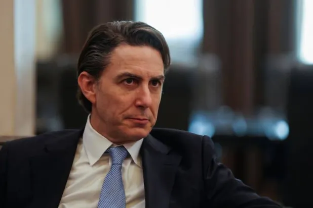 US Special Envoy Amos Hochstein meets with Lebanon's caretaker Prime Minister Najib Mikati [not pictured] in Beirut, Lebanon November 7, 2023. REUTERS/MOHAMED AZAKIR)