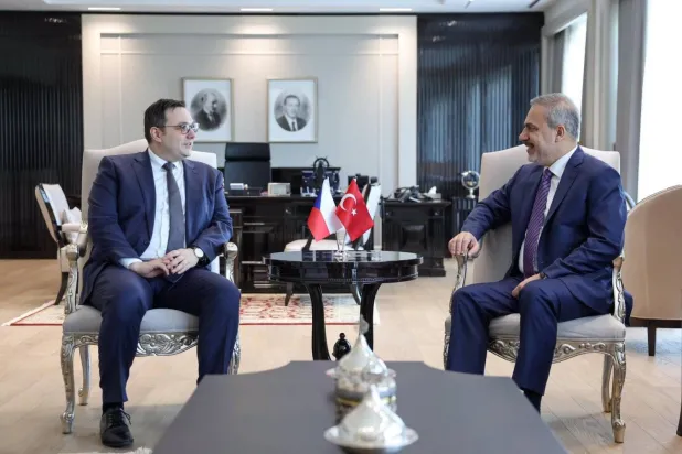 Turkish Foreign Minister Hakan Fidan met with his Czech counterpart, Jan Lipavsky, in Ankara on Tuesday (Turkish Foreign Ministry)