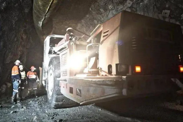 استخراج الموارد من أحد مواقع التعدين بالسعودية (الشرق الأوسط)