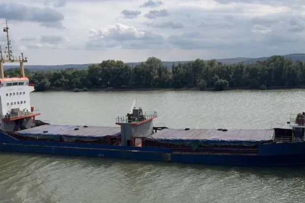 «الشرق الأوسط» ترصد تجارة «قوارب الموت»