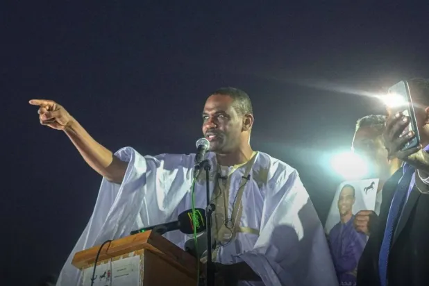 مرشحٌ معارض يخطب في أنصاره بنواكشوط أمس ويعدهم بالتغيير (الشرق الأوسط)