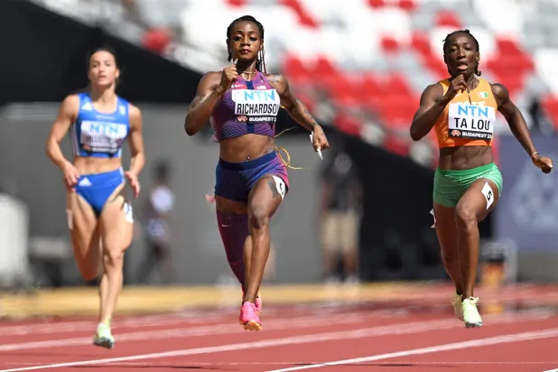 كان متوقعاً أن تحلّ بطلة العالم الحالية بين أوّل 3 عداءات على الأقل (أ.ف.ب)