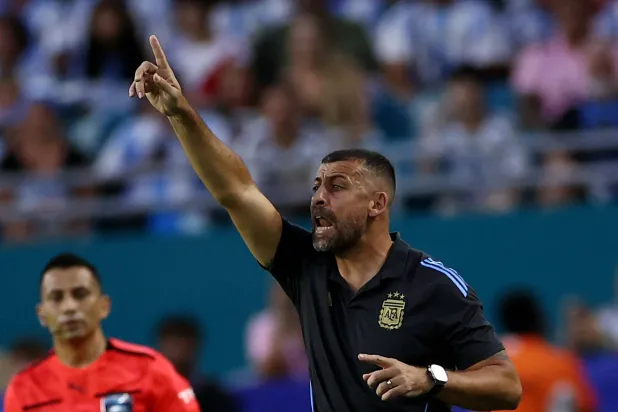 والتر صامويل (رويترز)