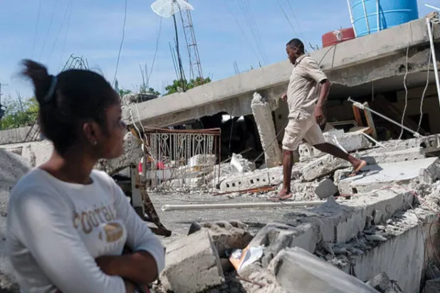 النساء أكثر عرضة للوفاة بعد الكوارث الطبيعية بمقدار 14 مرة مقارنة بالرجال (أ.ب)