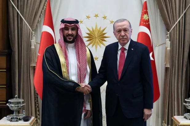 صورة نشرتها الرئاسة التركية في «إكس» لاستقبال الرئيس رجب طيب إردوغان الأمير خالد بن سلمان في أنقرة