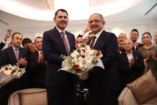 مراد كوروم تسلم وزارة البيئة مجدداً من سلفه محمد أوزهسكي (حسابه على إكس)