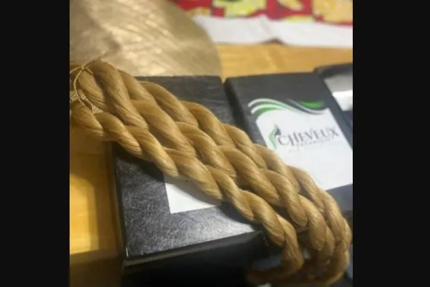 خصلات شعر مصنوعة من الموز (سي إن إن)