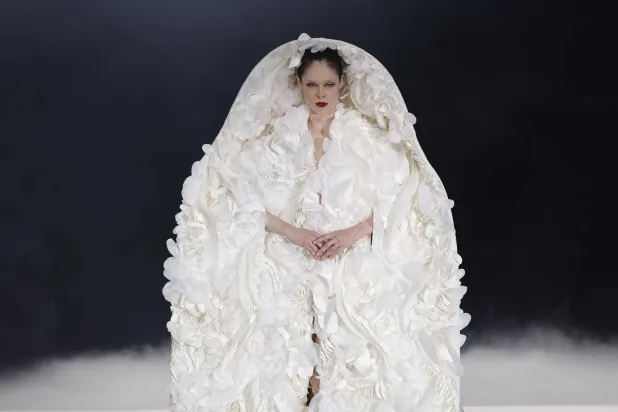 عروسه لخريف وشتاء 2024-2025 تميل إلى الفني والتفرد (ستيفان رولان)