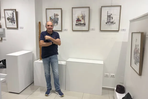 طوني ناصيف يضع اختصاصه في خدمة لوحاته (الشرق الأوسط)