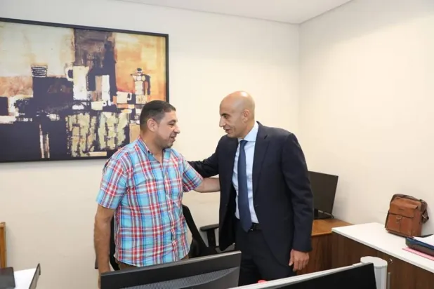 وزير التعليم خلال جولته في ديوان الوزارة (حساب الوزارة على فيسبوك)