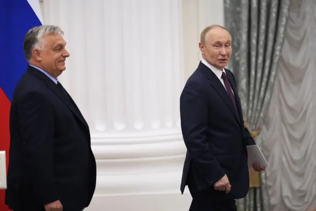 Rusya Devlet Başkanı Vladimir Putin ve Macaristan Başbakanı Viktor Orban Kremlin'de (AP)