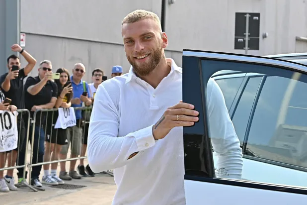 ميكيلي سينضم إلى يوفنتوس بعد فوزه بجائزة أفضل حارس مرمى في الدوري الإيطالي (إ.ب.أ)