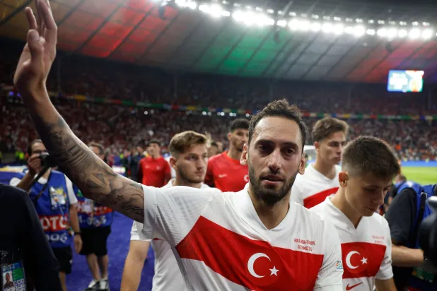 هاكان شالهان أوغلو (أ.ف.ب)