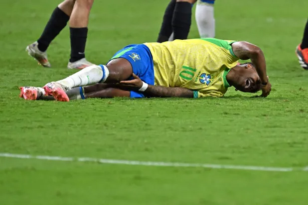 رودريغو أثبتت الفحوصات عدم معاناته من مشكلة خطيرة (أ.ف.ب)