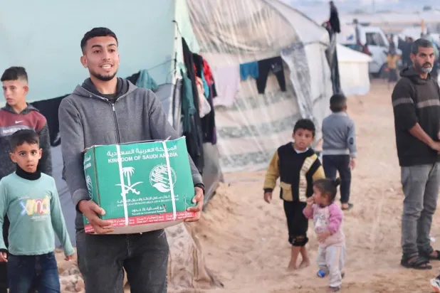 
 
کمک های سعودی به جنگ زدگان در غزه ادامه دارد (واس)