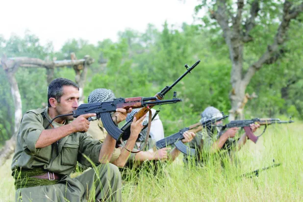 تدريبات لمقاتلي «حزب العمال الكردستاني» في شمال العراق (أرشيفية - أ.ف.ب)