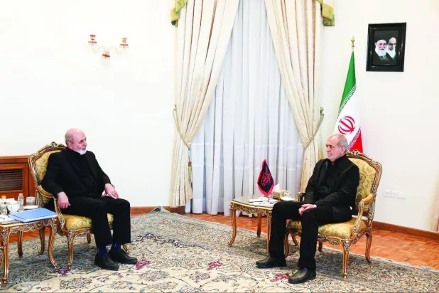 
بزشكيان يلتقي أمين مجلس الأمن القومي علي أكبر أحمديان (إرنا)