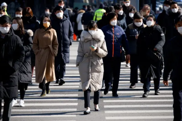 السياسي قال إن البلاد بدأت مؤخراً في التحول إلى مجتمع تهيمن عليه الإناث (رويترز)