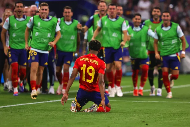 التتويج بـ«أوروبا» سيضعه على خريطة الواعدين القادرين على صنع مسيرة زاخرة (د.ب.أ)