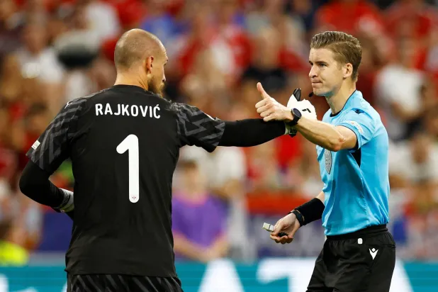 فرنسوا ليتكسيه الحكم الفرنسي (رويترز)