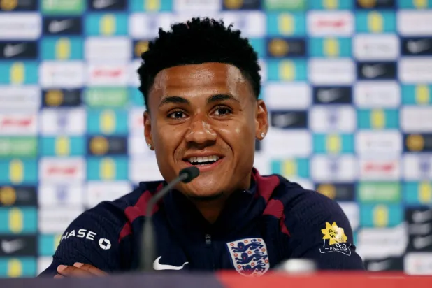 أولي واتكينز خلال المؤتمر الصحافي (رويترز)