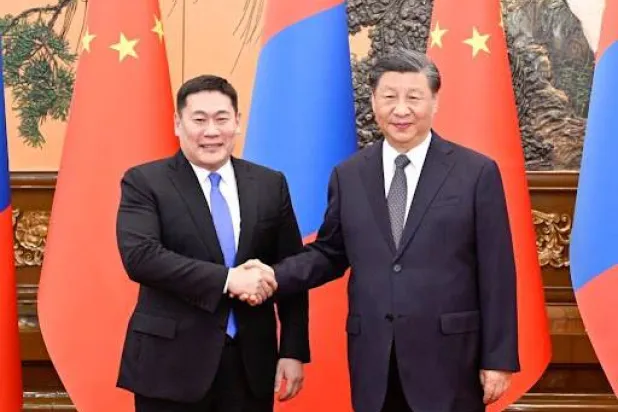  رئيس الوزراء المنغولي في لقاء آخر مع الرئيس الصيني شي جينبينغ (تشينخوا)