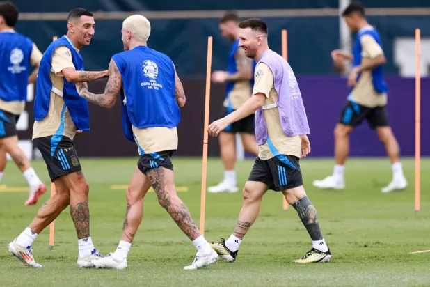 ميسي قال إنه جاهز لنهائي «كوبا أميركا» (أ.ف.ب)