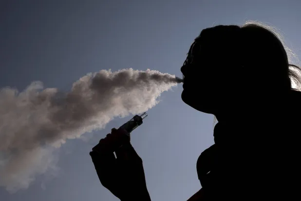ساهم التدخين في ما يقرب من 1 من كل 5 حالات إصابة بالسرطان (أرشيفية - رويترز)