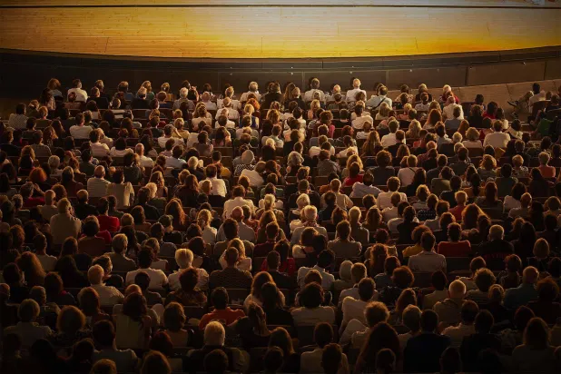 اللغة العربية ستكون ضيفة شرف النسخة المقبلة من مهرجان «أفينيون»... (صورة من الموقع الرسمي للمهرجان)