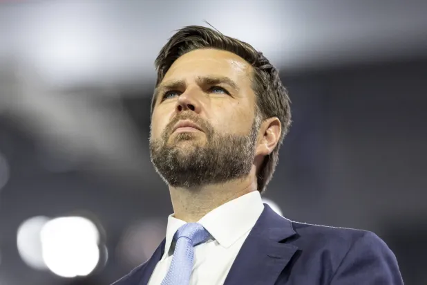 السيناتور جي. دي. فانس الذي وقع اختيار ترمب عليه ليكون نائباً له (إ.ب.أ)