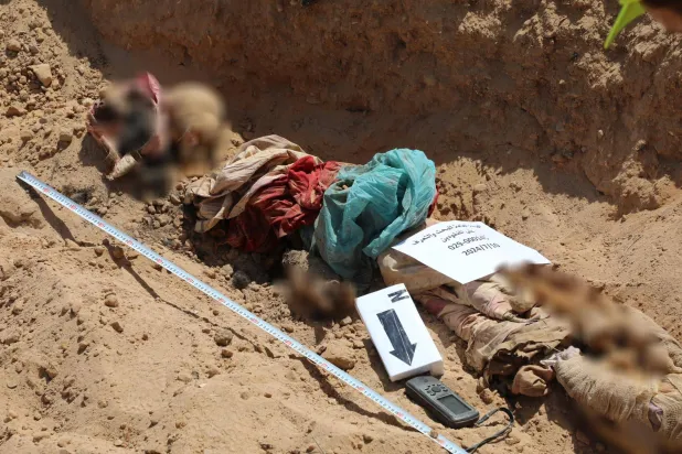 جانب من «المقبرة الجماعية» المكتشفة في سرت (الهيئة العامة للبحث عن المفقودين)
