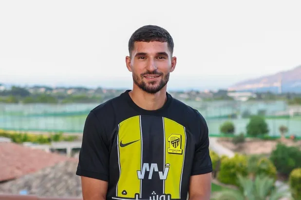 يمتد عقد حسام عوار لمدة 4 مواسم (نادي الاتحاد) 