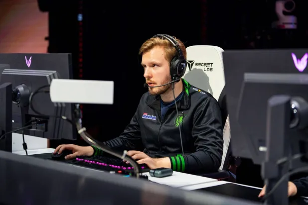 «فالكونز» تصدر ترتيب المجموعة الأولى بـ4 انتصارات وتعادلين من أصل 7 (الشرق الأوسط)