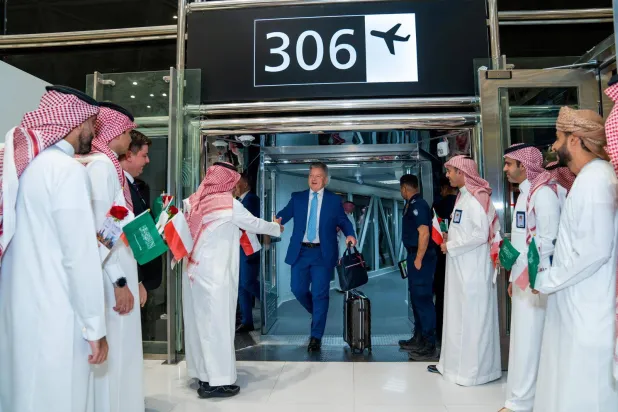 روبرت روستك السفير البولندي لدى السعودية خلال حفل تدشين الخط الجوي المباشر بين الرياض ووارسو.(الشرق الأوسط)