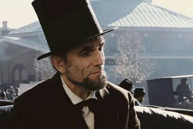 دنيال داي لويس في في ستيفن سبيلبرغ «لنكولن» (دريمووركس)