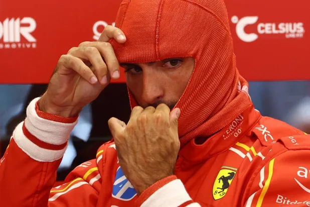 كارلوس ساينز تصدر التجارب الحرة الأولى بسباق المجر (رويترز)