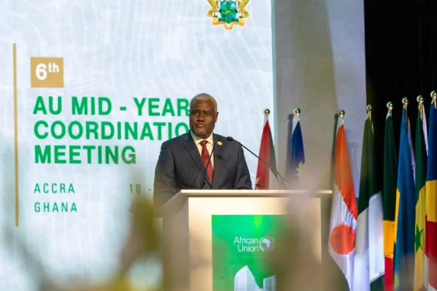 رئيس مفوضية الاتحاد الأفريقي موسى فقي خلال اجتماع المجلس التنفيذي للاتحاد بأكرا (الاتحاد الأفريقي)