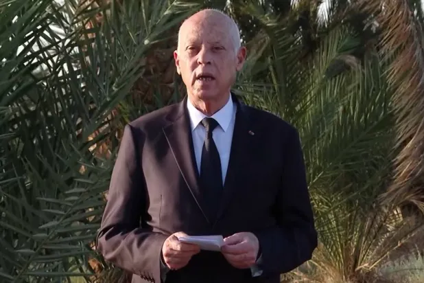 الرئيس التونسي قيس سعيّد يعلن من برج الخضراء ترشحه لولاية رئاسية جديدة (لقطة من فيديو نشرته الرئاسة التونسية)