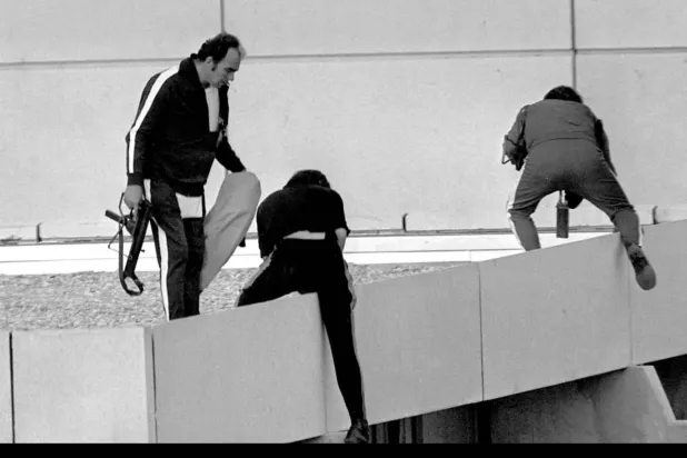 عاشت الدورة أكبر الاعتداءات الدراماتيكية في تاريخ الألعاب (أ.ب)