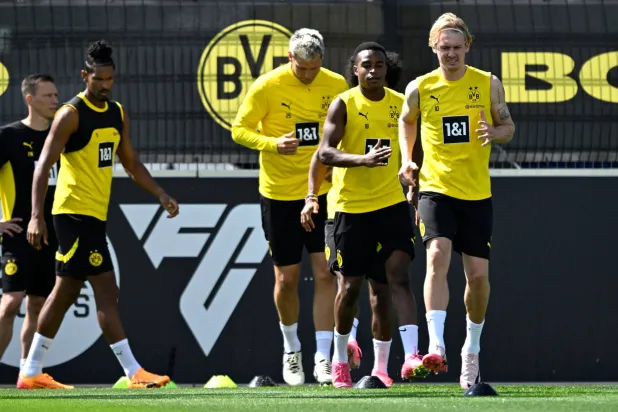 موكوكو يتدرب رفقة دورتموند مع اقتراب رحيله عن الفريق (أ.ف.ب)