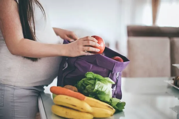 الغذاء الصحّي للحوامل مفيد لصحة الأجنّة (مستشفيات جونز هوبكنز)