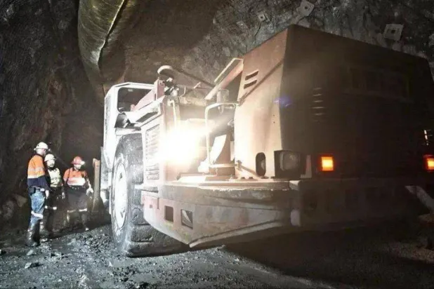 استخراج الموارد من أحد مواقع التعدين بالسعودية (الشرق الأوسط)