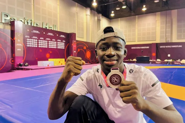 منذر جندو يحقق الميدالية الفضية في البطولة الآسيوية (الشرق الأوسط)