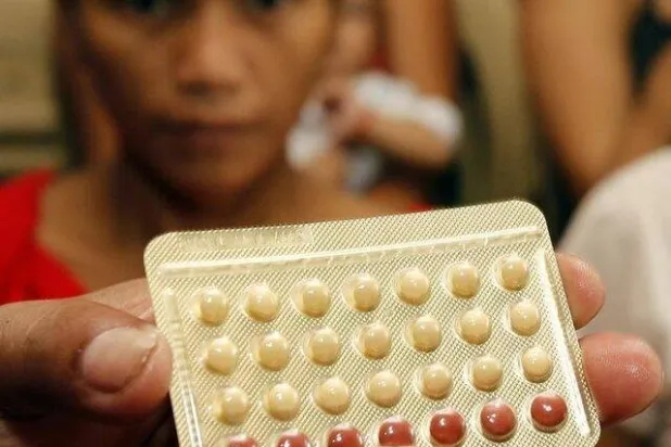 الدواء يُطيل خصوبة المرأة ويساعدها على العيش لمدة أطول (رويترز)