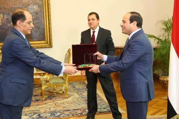 الرئيس السيسي خلال تكريم محمد فريد التهامي (الرئاسة المصرية)