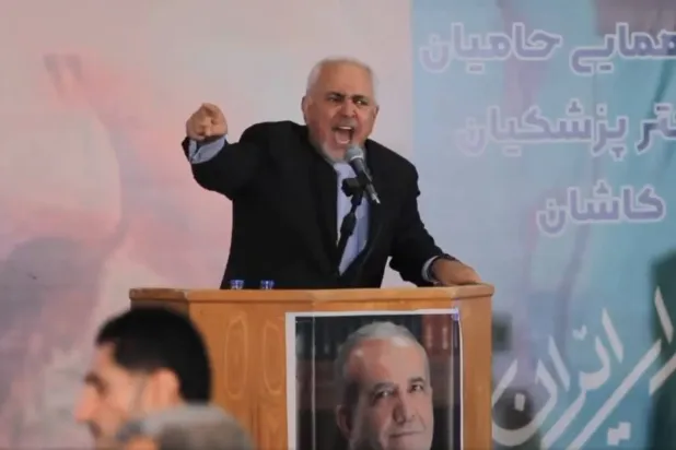 صورة من فيديو لخطاب ظريف يدافع عن الاتفاق النووي خلال حملة بزشكيان (شبكات التواصل)