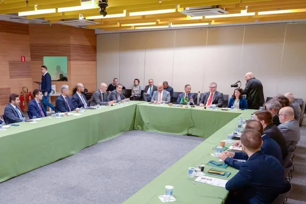 وزير الصناعة السعودي خلال لقائه بالشركات والمستثمرين في البرازيل (واس)