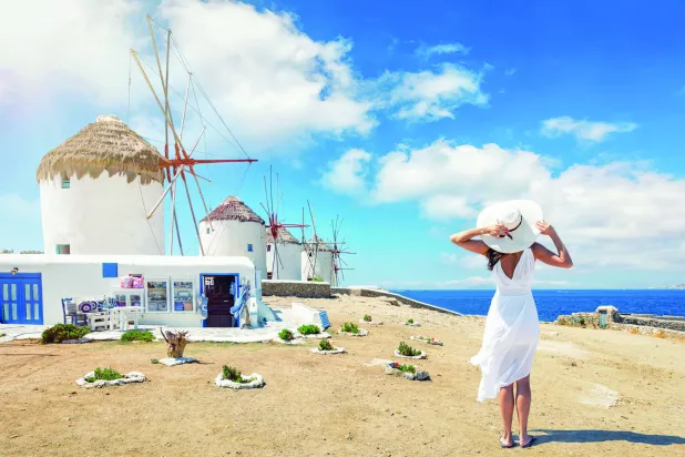 المدينة القديمة في ميكونوس الأكثر زحمة في الجزيرة (شاترستوك)