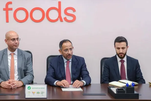 جانب من زيارة الخريف مصنع شركة «منيرفا» البرازيلية للأغذية (واس)